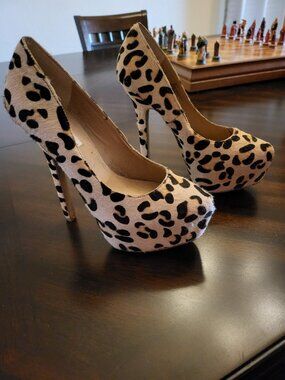 Steve Madden Leopard Platform Heels, Size 6